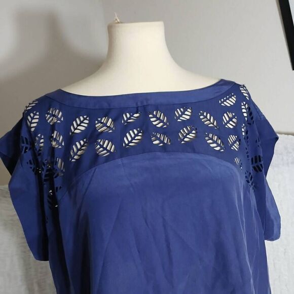 Marie Oliver 100% Silk Blue Cut-Out Top Size Large - Picture 6 of 9